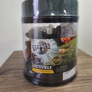 True Heroes Sentinel1  Military Forces Bucket 65 Pieces NWT